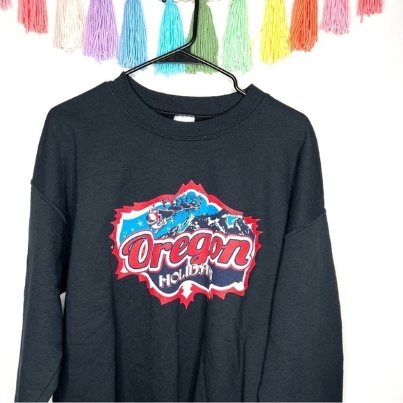 Oregon Holidays Santa Sleigh Mountain Cozy Pullover Crewneck Sweatshirt Large - Picture 11 of 12